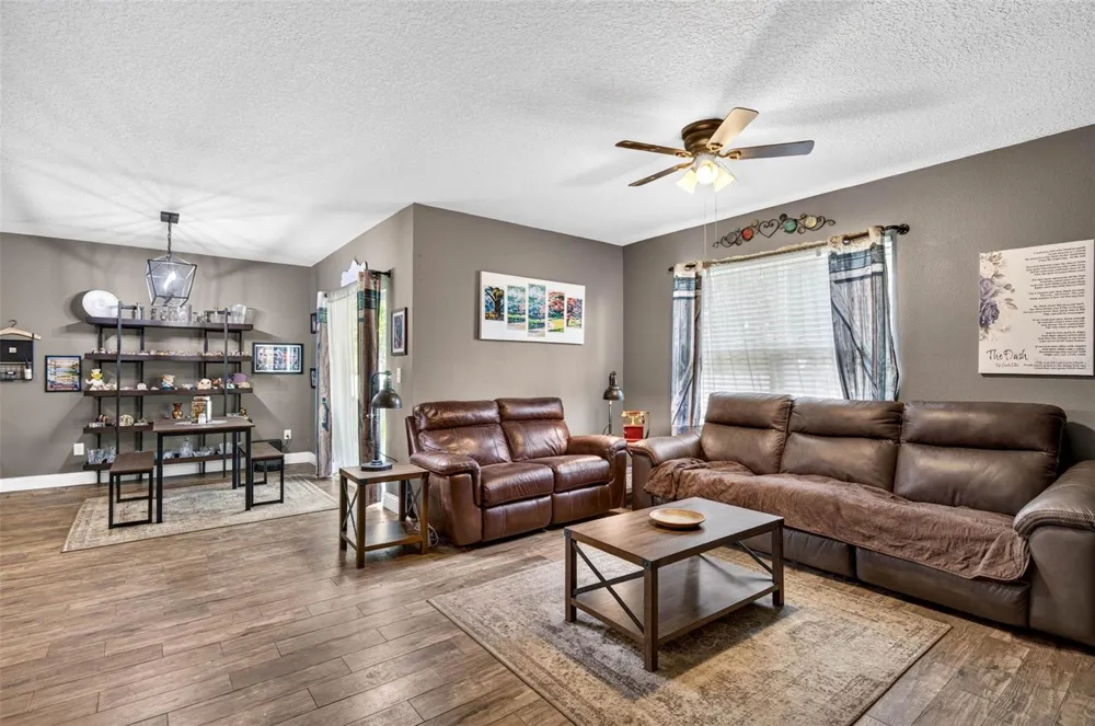 35900 HILLBROOK AVENUE Zephyrhills, FL 33541