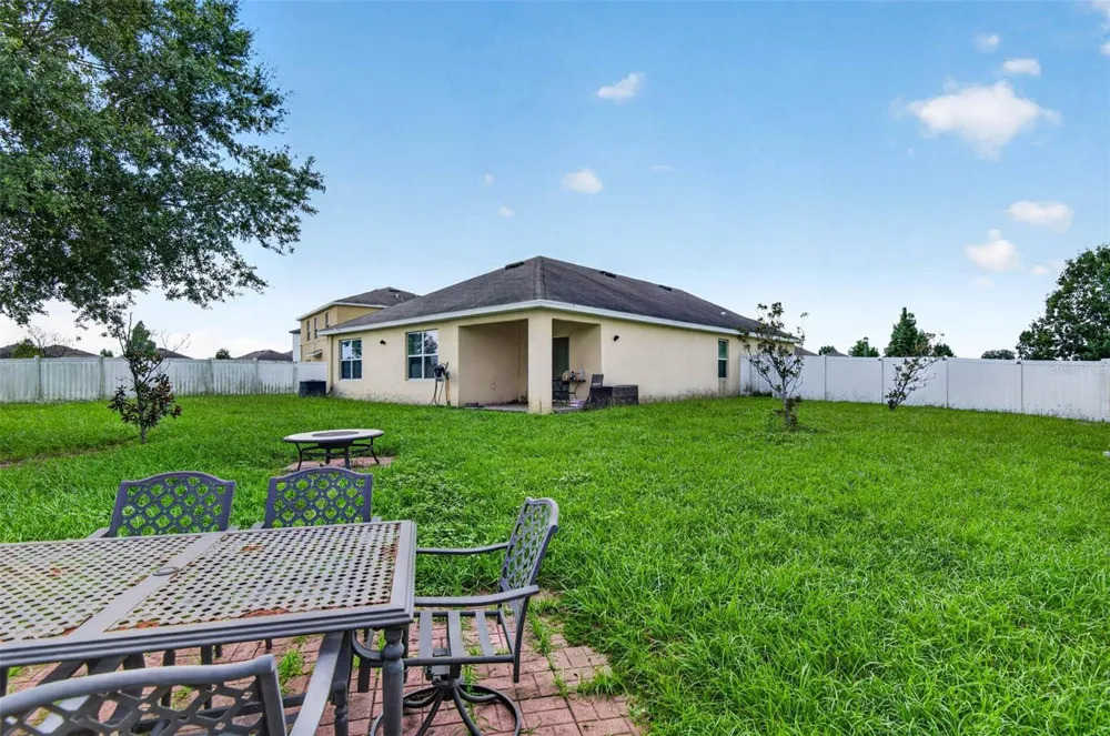 35900 HILLBROOK AVENUE Zephyrhills, FL 33541