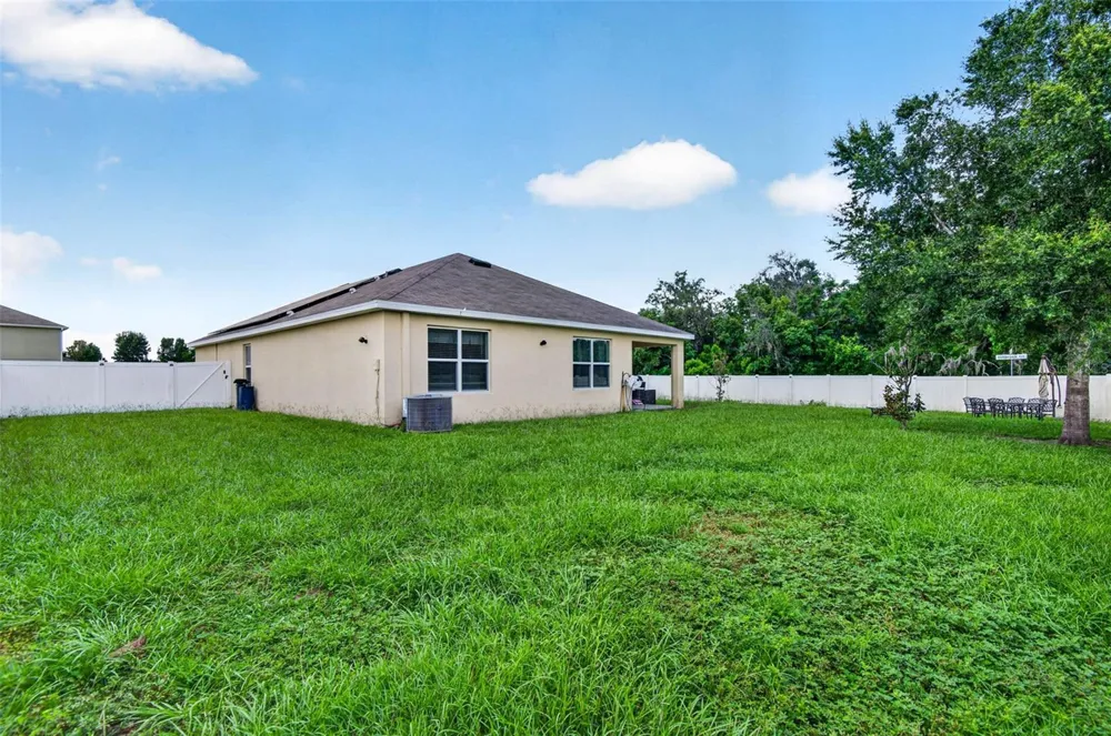 35900 HILLBROOK AVENUE Zephyrhills, FL 33541