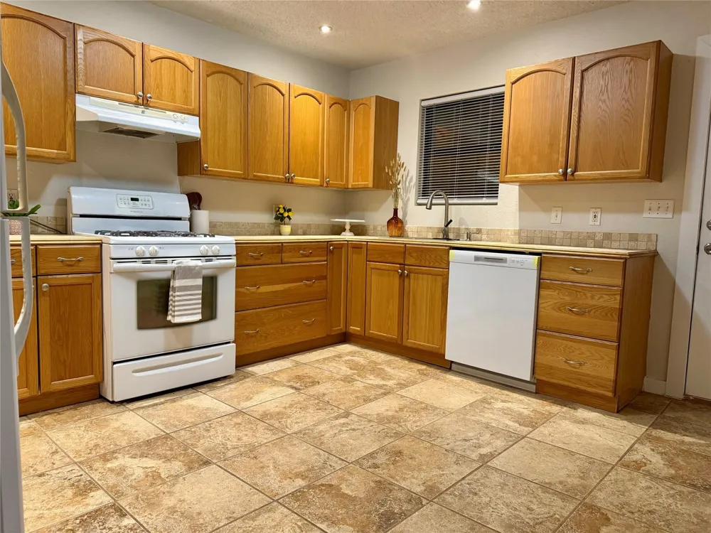 739 W Pine Street Jacksboro, TX 76458