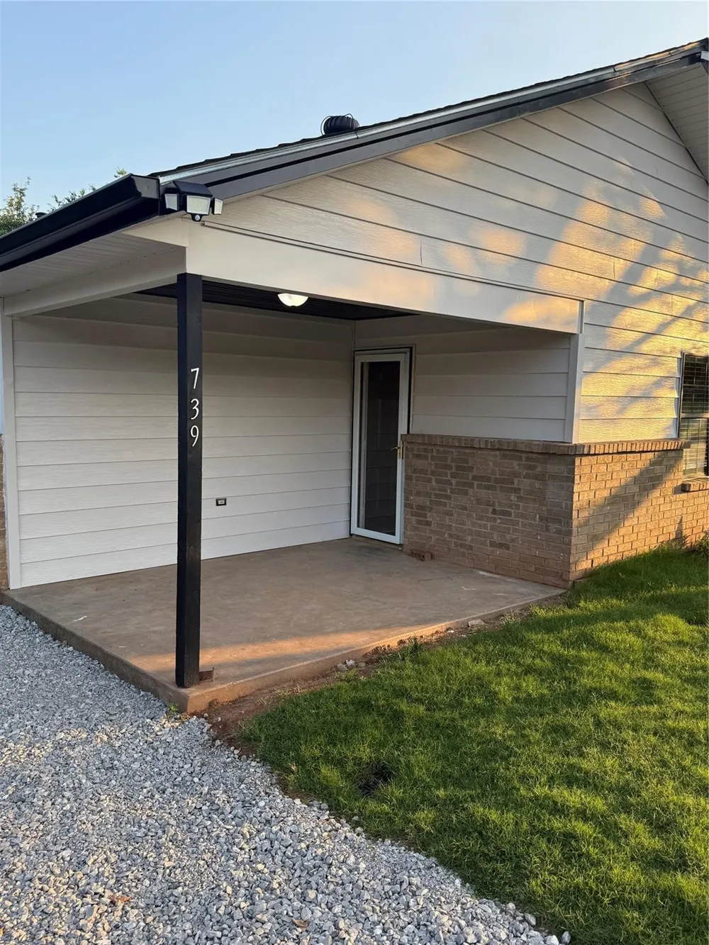 739 W Pine Street Jacksboro, TX 76458