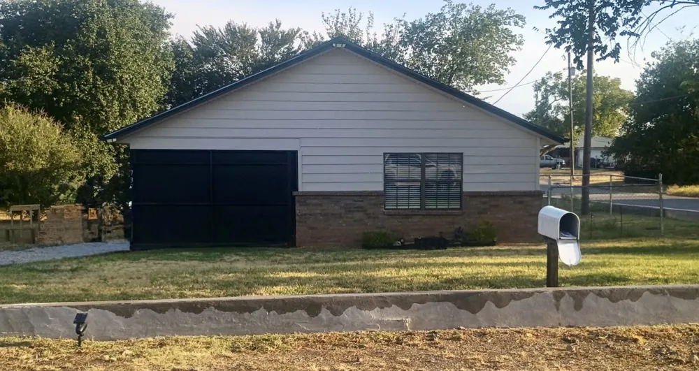 739 W Pine Street Jacksboro, TX 76458
