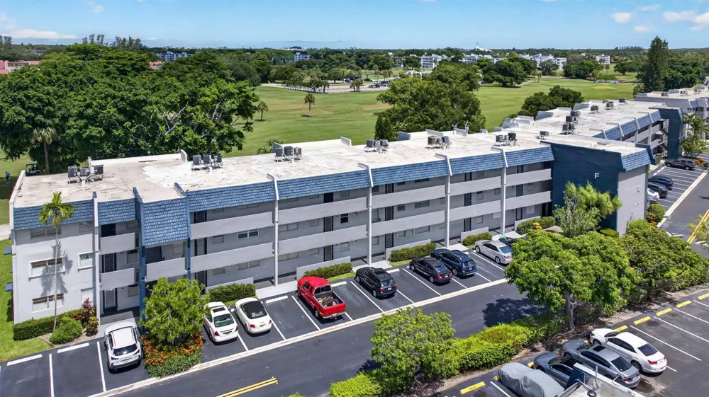 7827 GOLF CIR DRIVE #301 Margate, FL 33063