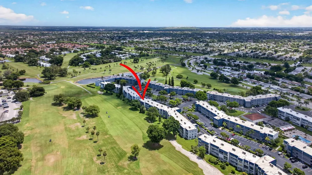 7827 GOLF CIR DRIVE #301 Margate, FL 33063