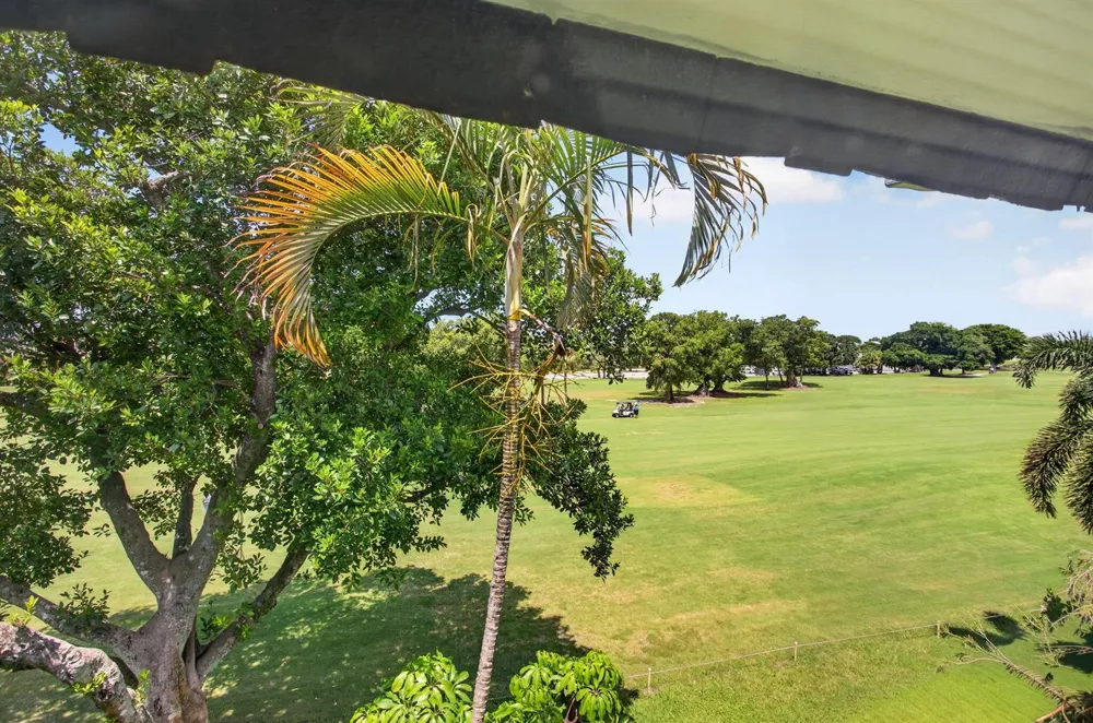 7827 GOLF CIR DRIVE #301 Margate, FL 33063