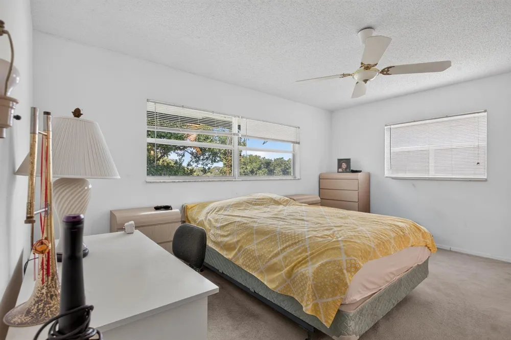 7827 GOLF CIR DRIVE #301 Margate, FL 33063