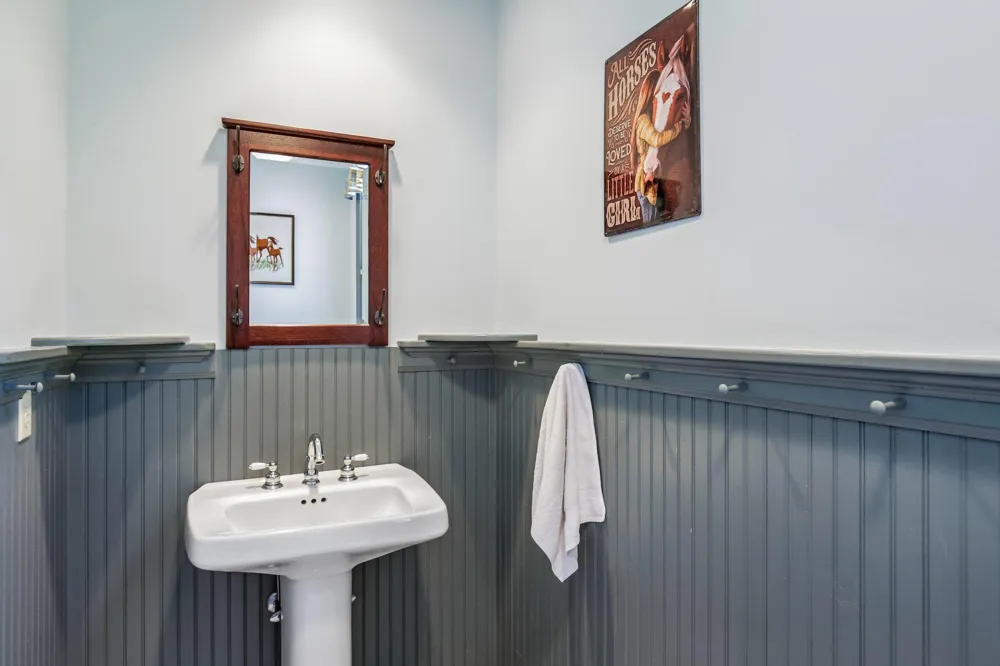 152 LAMBERTVILLE HQTS ROAD Stockton, NJ 08559