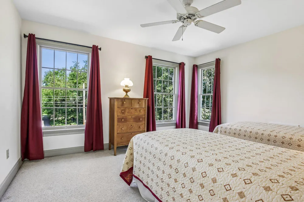 152 LAMBERTVILLE HQTS ROAD Stockton, NJ 08559