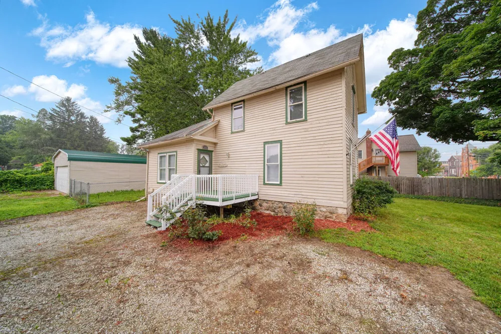 209 E Main Street Parma, MI 49269