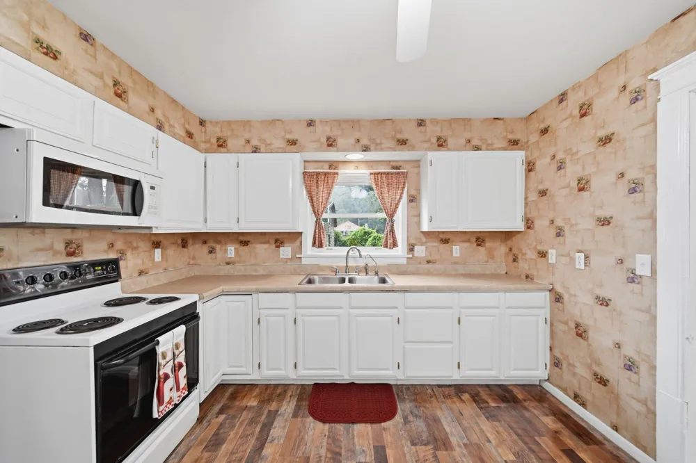 209 E Main Street Parma, MI 49269