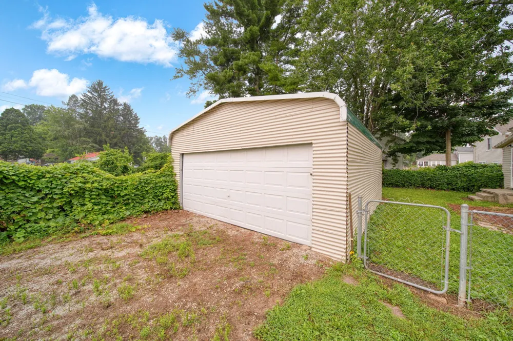 209 E Main Street Parma, MI 49269