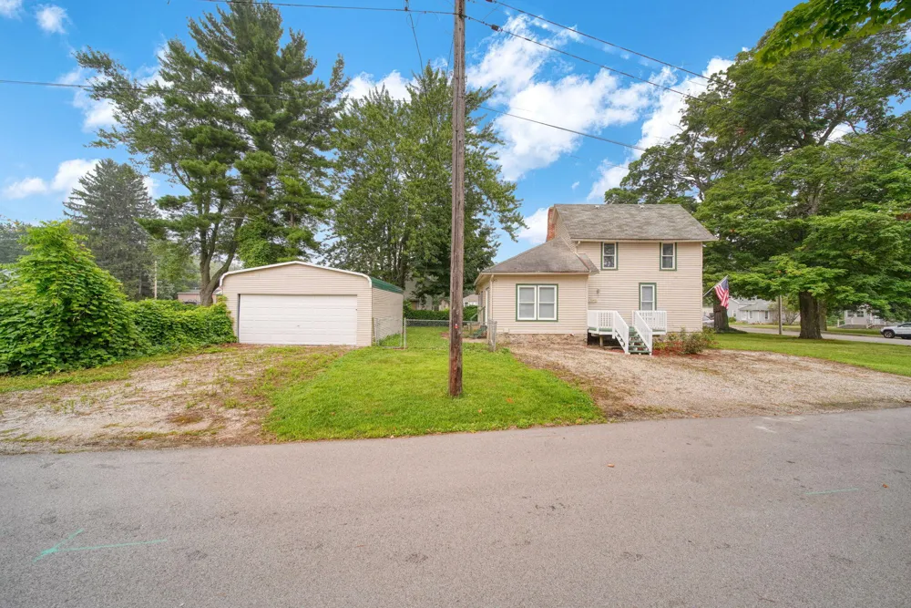 209 E Main Street Parma, MI 49269