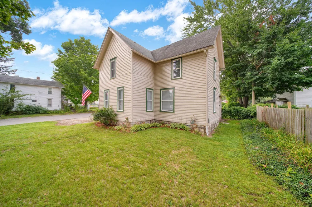 209 E Main Street Parma, MI 49269