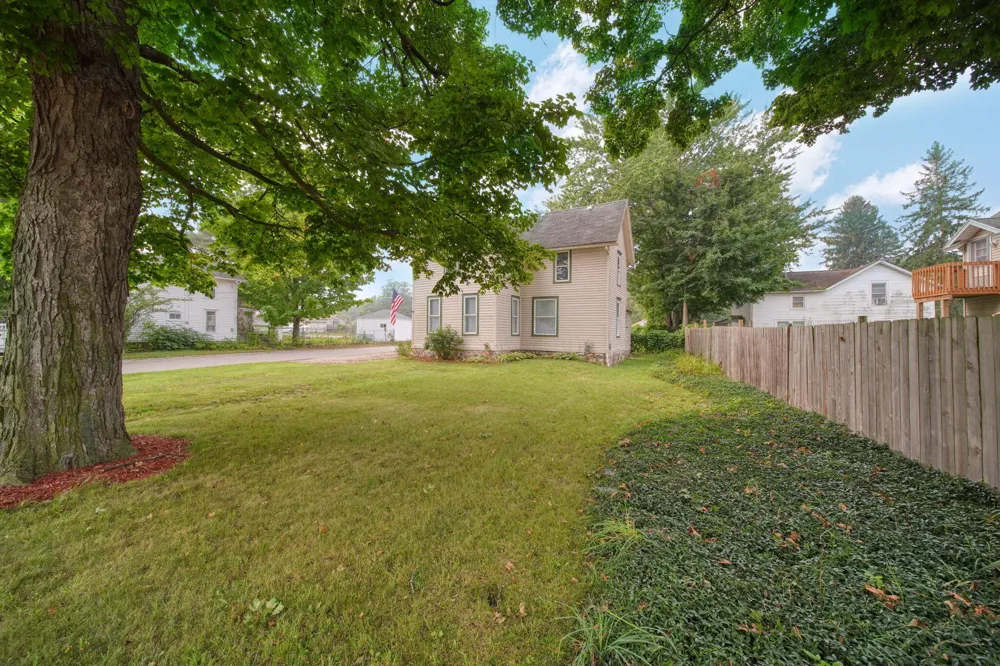 209 E Main Street Parma, MI 49269