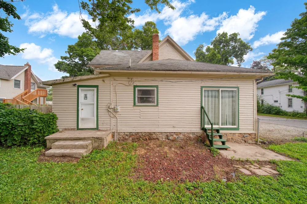 209 E Main Street Parma, MI 49269