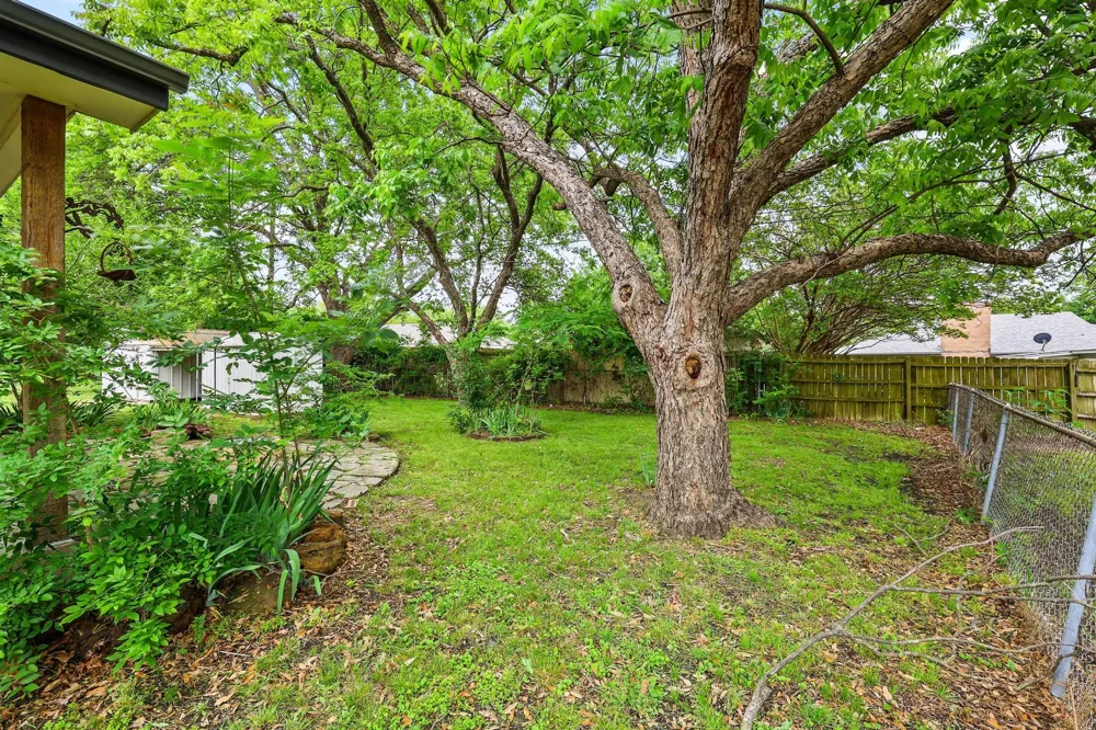 813 S Andrews Street Sherman, TX 75090