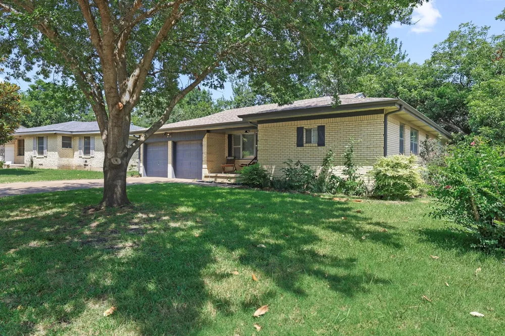 813 S Andrews Street Sherman, TX 75090