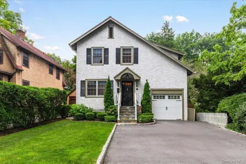 14 Fernwood Avenue