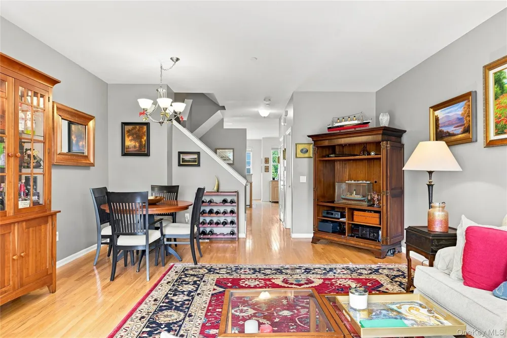 308 Bridgeview Drive Poughkeepsie, NY 12601