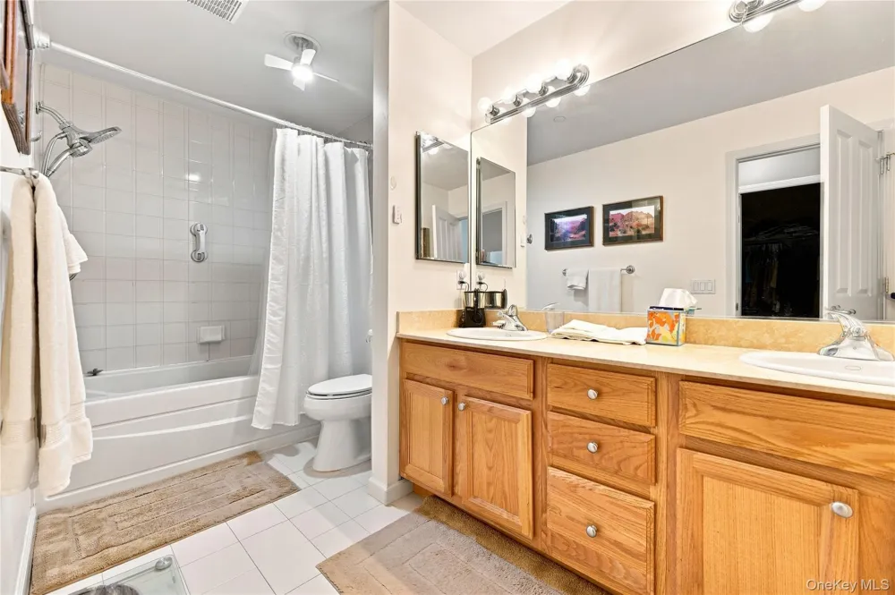 308 Bridgeview Drive Poughkeepsie, NY 12601