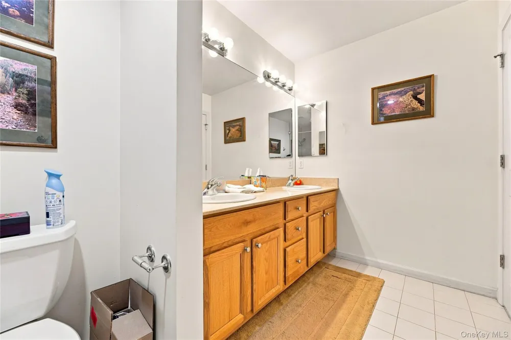 308 Bridgeview Drive Poughkeepsie, NY 12601