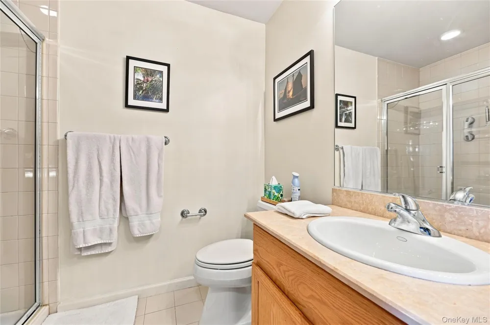 308 Bridgeview Drive Poughkeepsie, NY 12601