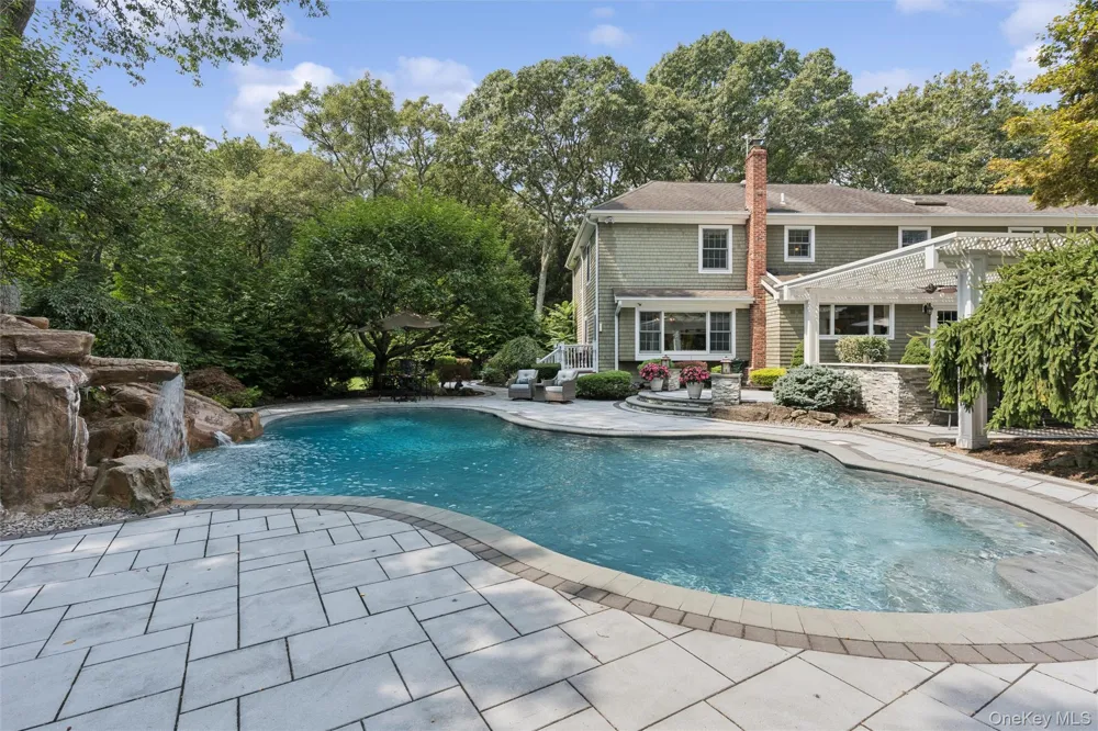 38 Riverview Terrace Smithtown, NY 11787