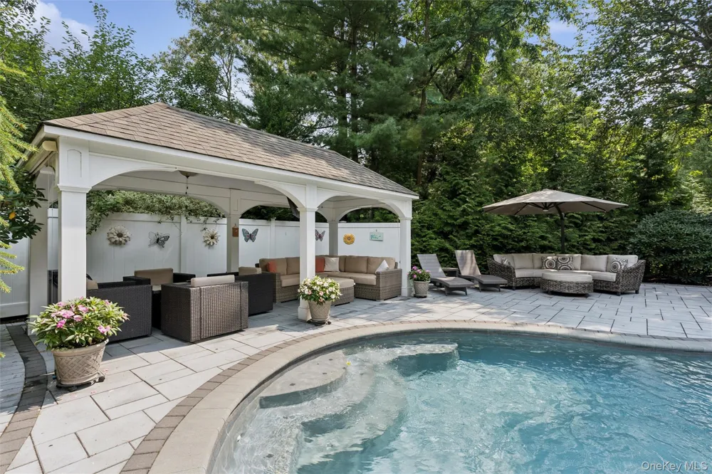 38 Riverview Terrace Smithtown, NY 11787