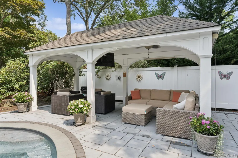 38 Riverview Terrace Smithtown, NY 11787