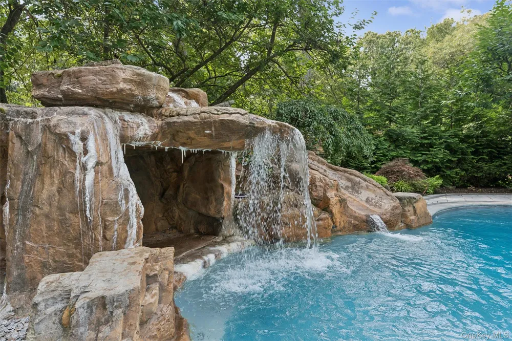 38 Riverview Terrace Smithtown, NY 11787