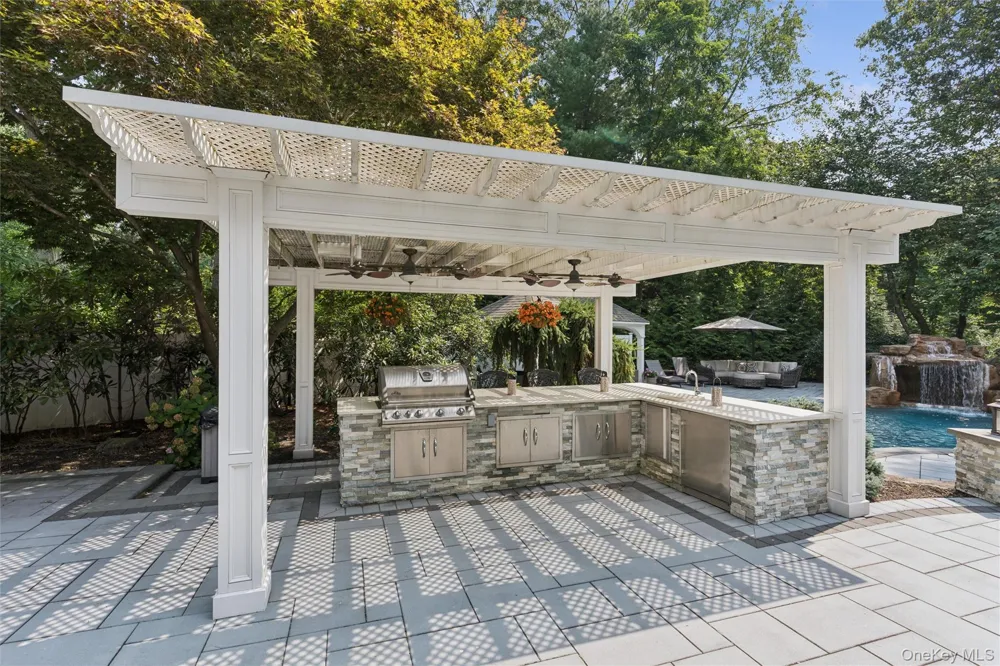 38 Riverview Terrace Smithtown, NY 11787