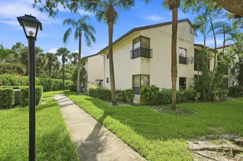 2581 CARAMBOLA CIRCLE #1868