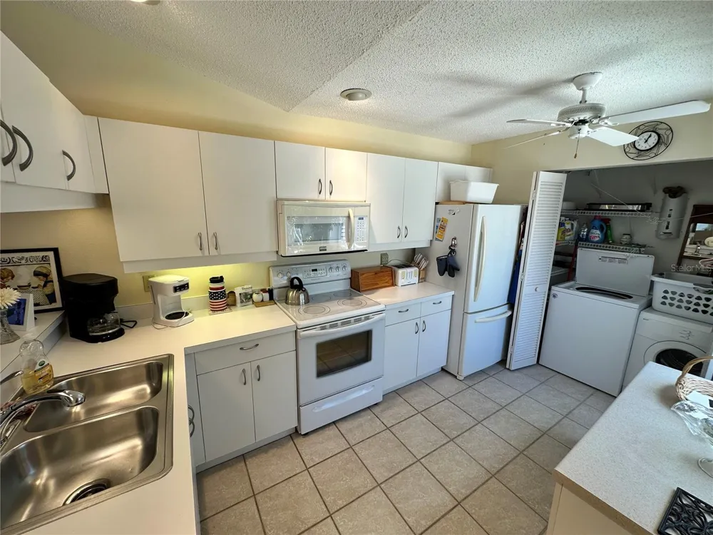1207 SPOONBILL LANDINGS CIRCLE Bradenton, FL 34209