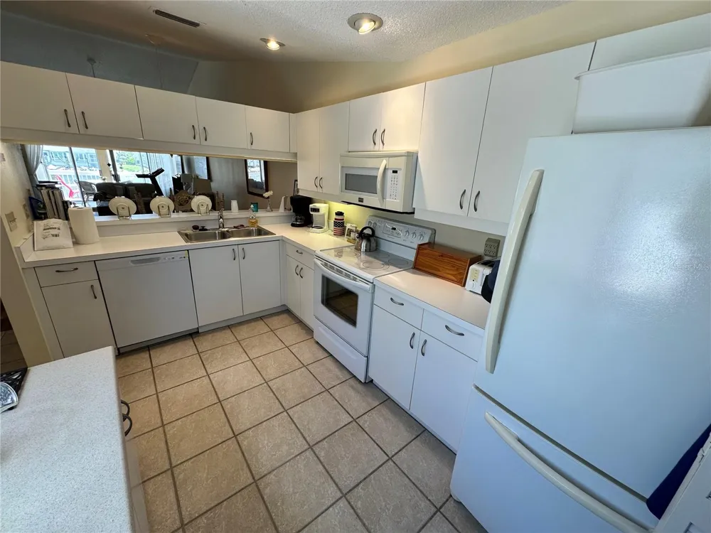 1207 SPOONBILL LANDINGS CIRCLE Bradenton, FL 34209