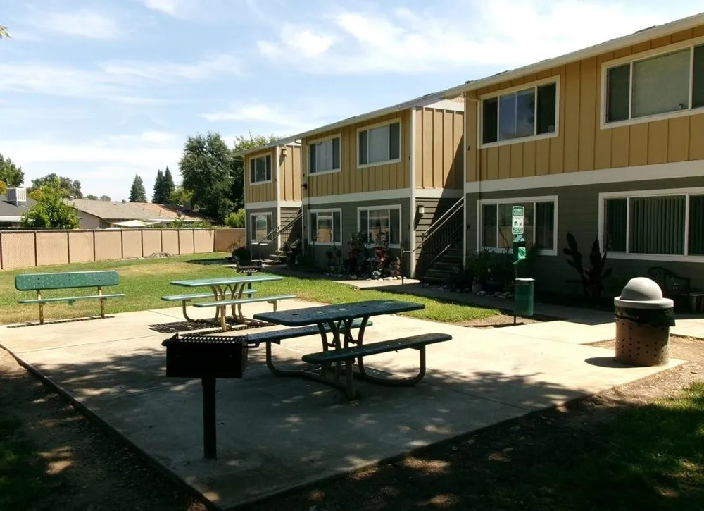 3195 Briarwood Drive Anderson, CA 96007