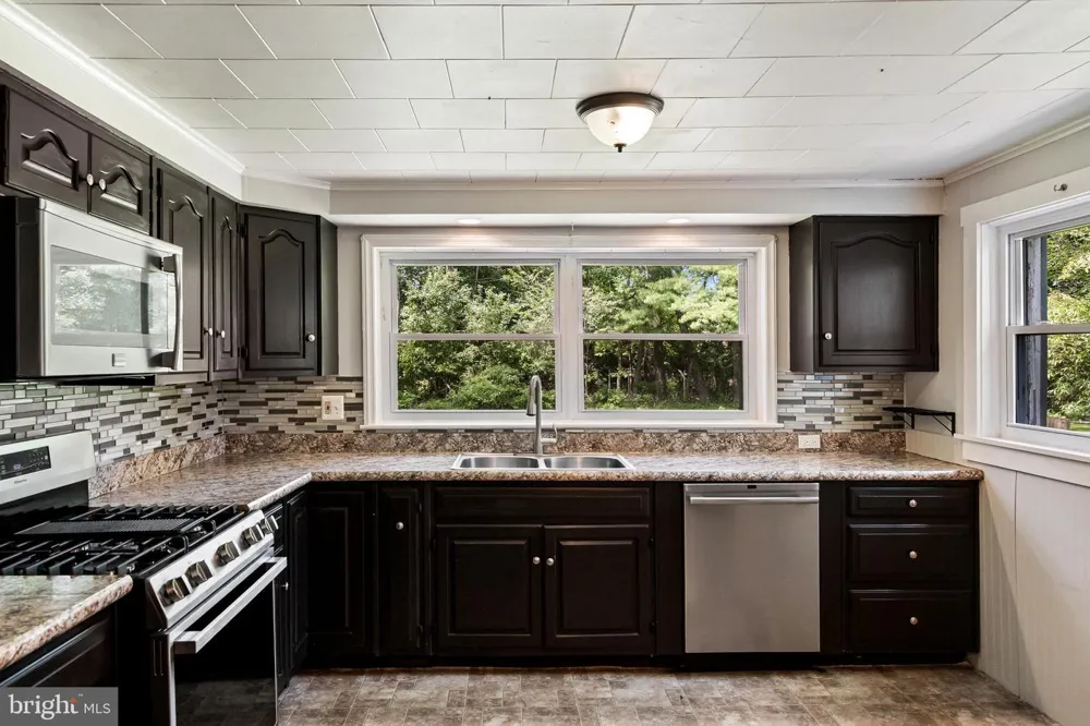 33 OREGON AVENUE Mount Laurel, NJ 08054