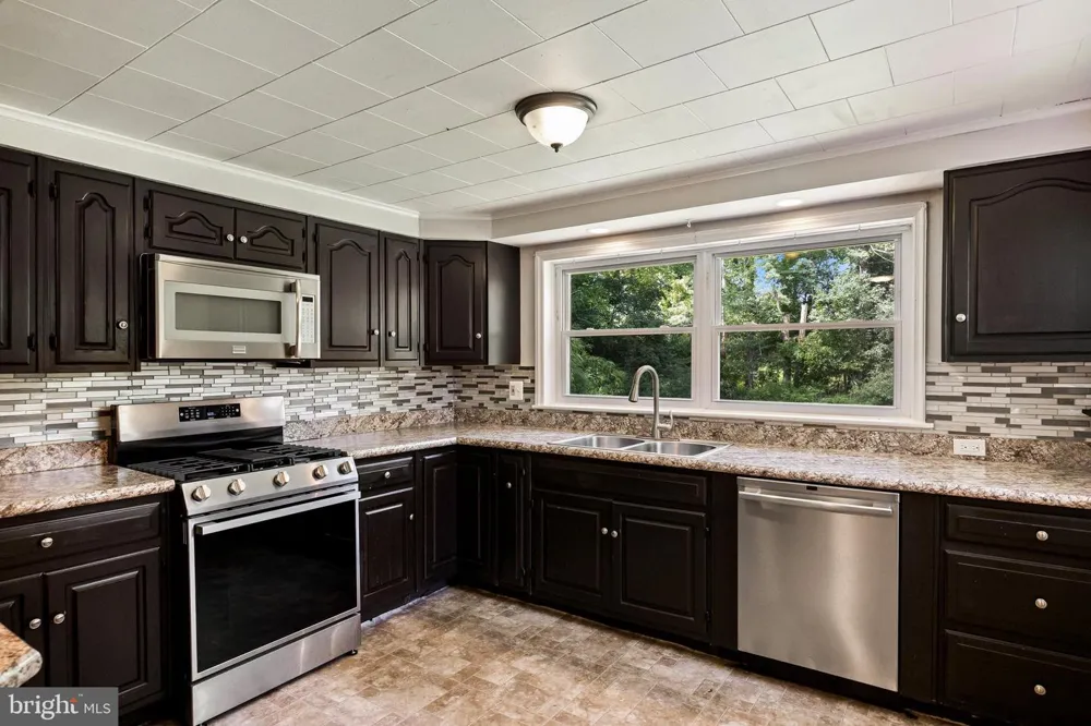33 OREGON AVENUE Mount Laurel, NJ 08054