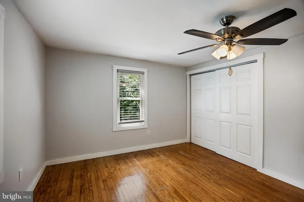 33 OREGON AVENUE Mount Laurel, NJ 08054