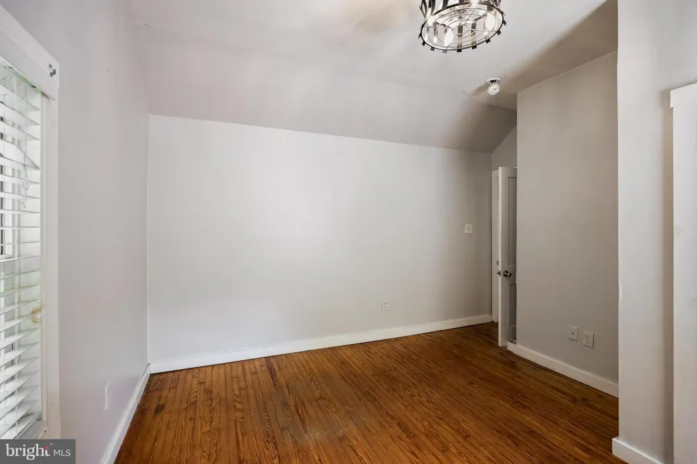 33 OREGON AVENUE Mount Laurel, NJ 08054