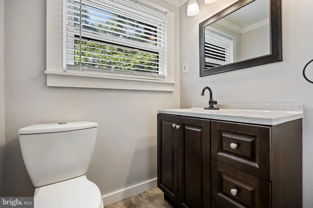 33 OREGON AVENUE Mount Laurel, NJ 08054