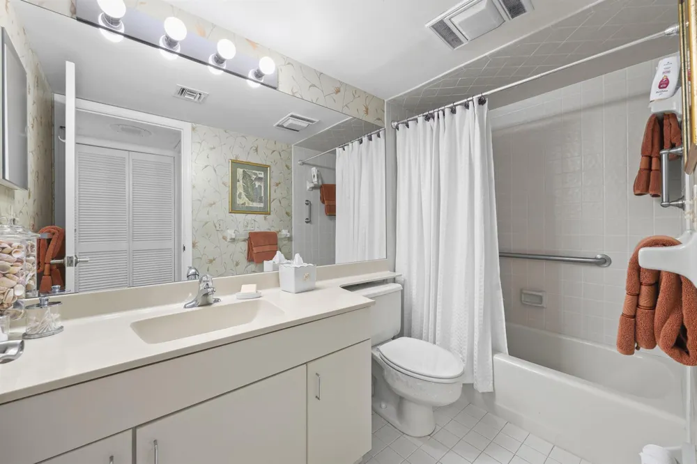 6434 SE Brandywine Court #Apt 105 Stuart, FL 34997