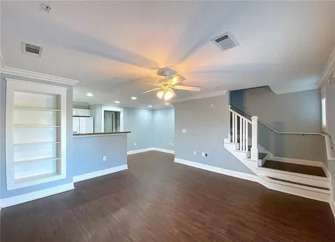 1725 Harvey Mitchell Parkway S #1333