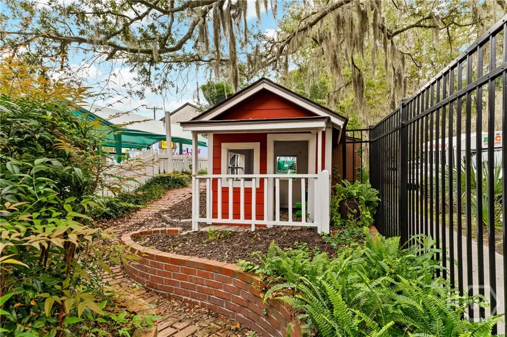 1106 E 48th Street Savannah, GA 31404