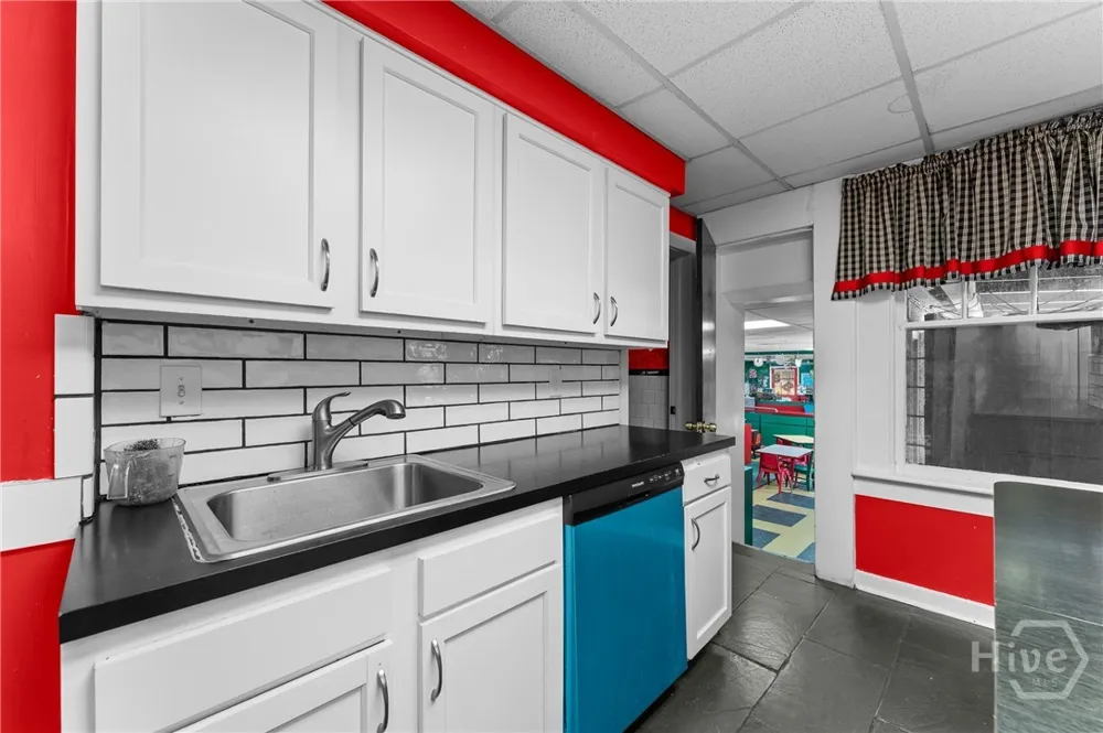 1106 E 48th Street Savannah, GA 31404