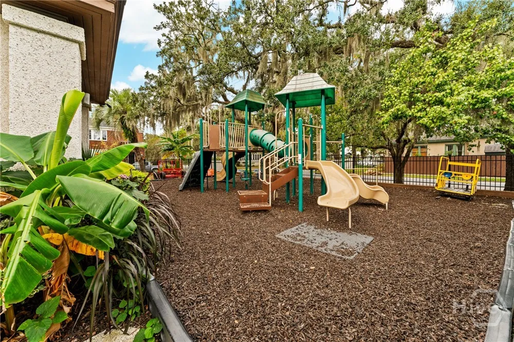 1106 E 48th Street Savannah, GA 31404