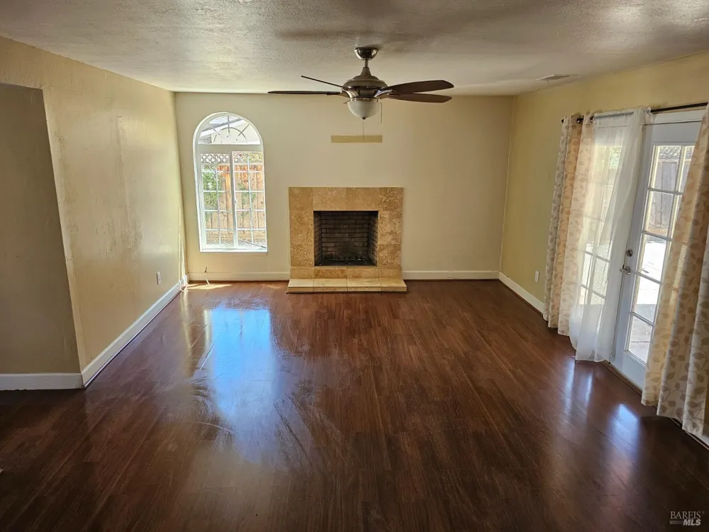 300 Diehl Way Pittsburg, CA 94565