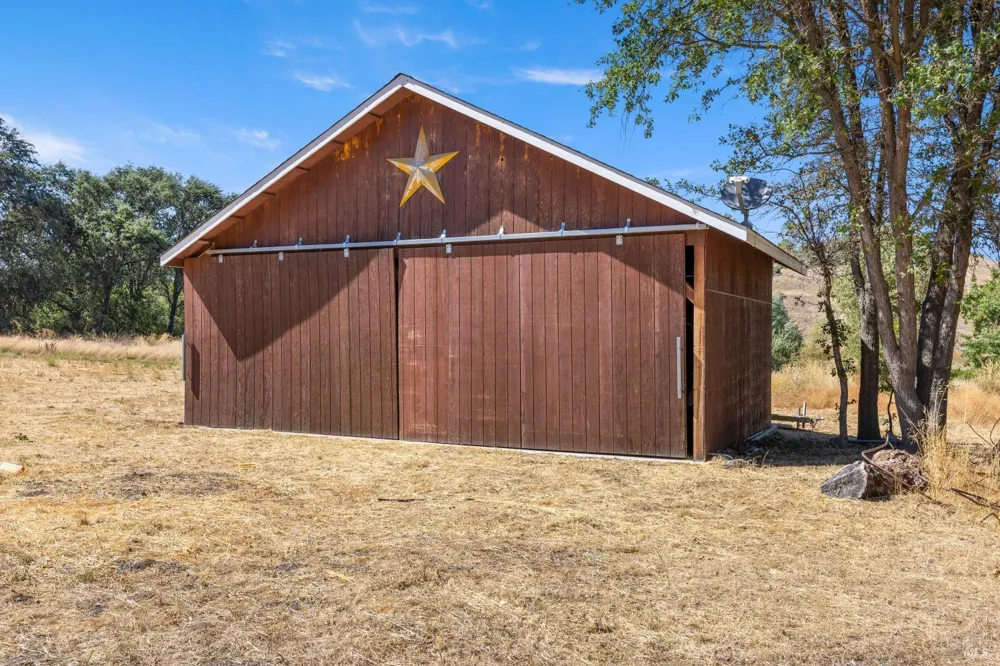 3345 Ackley Road Lakeport, CA 95453