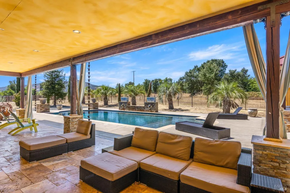 3345 Ackley Road Lakeport, CA 95453