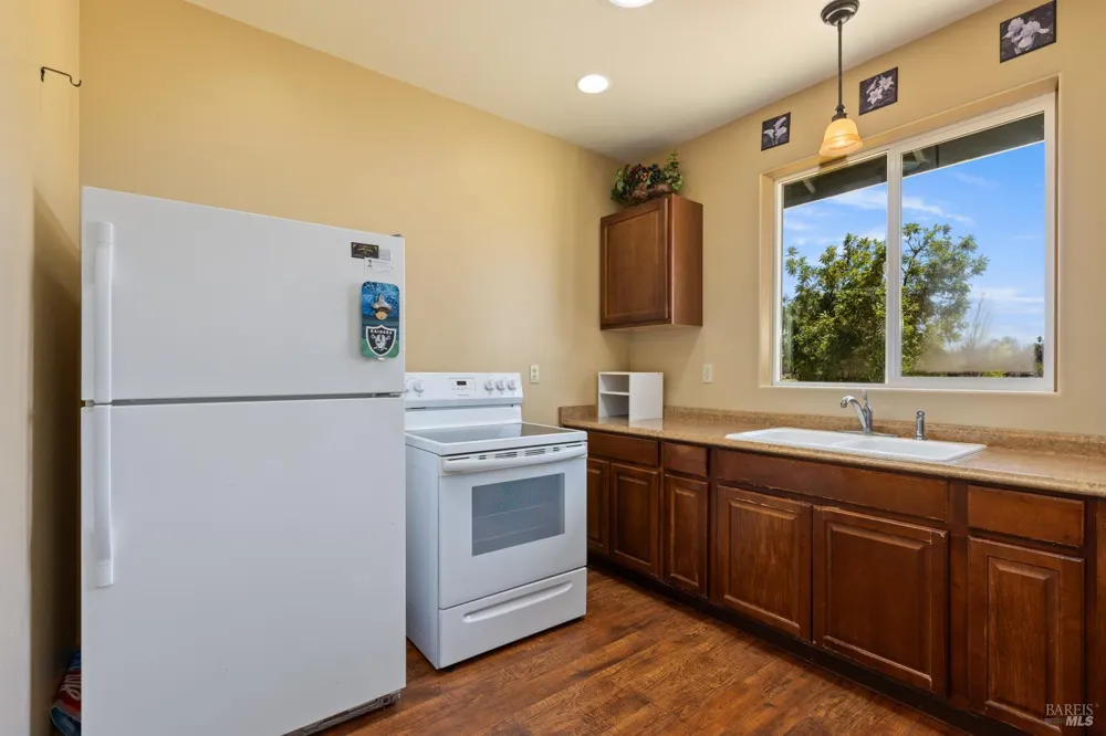 3345 Ackley Road Lakeport, CA 95453