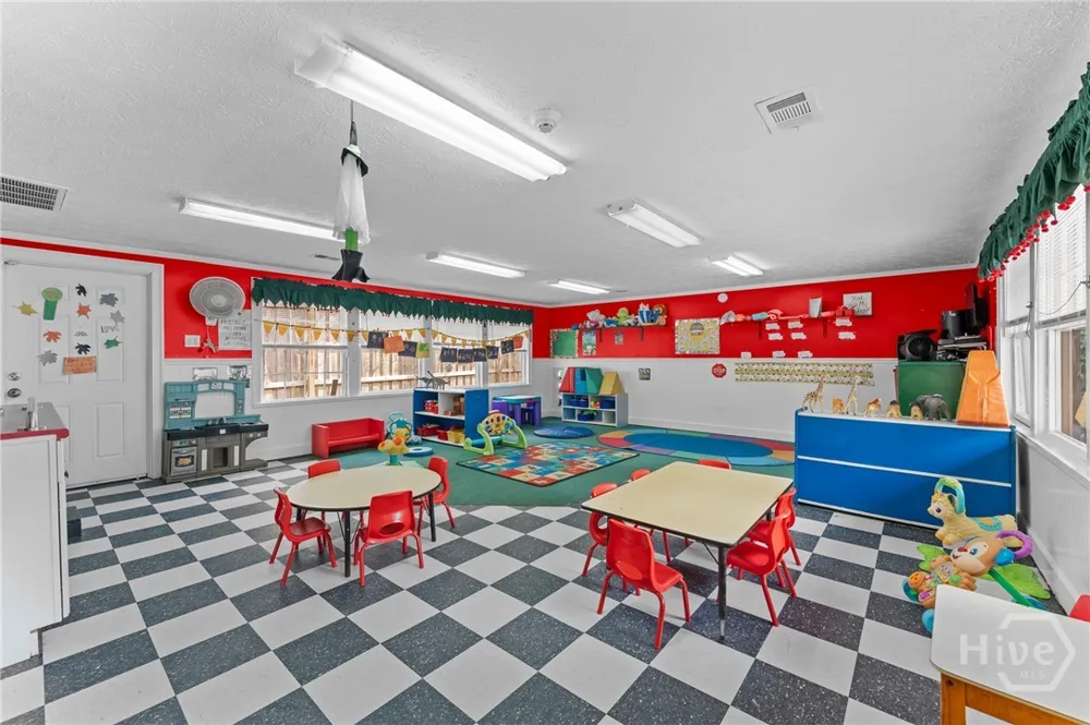 1106 E 48th Street Savannah, GA 31404